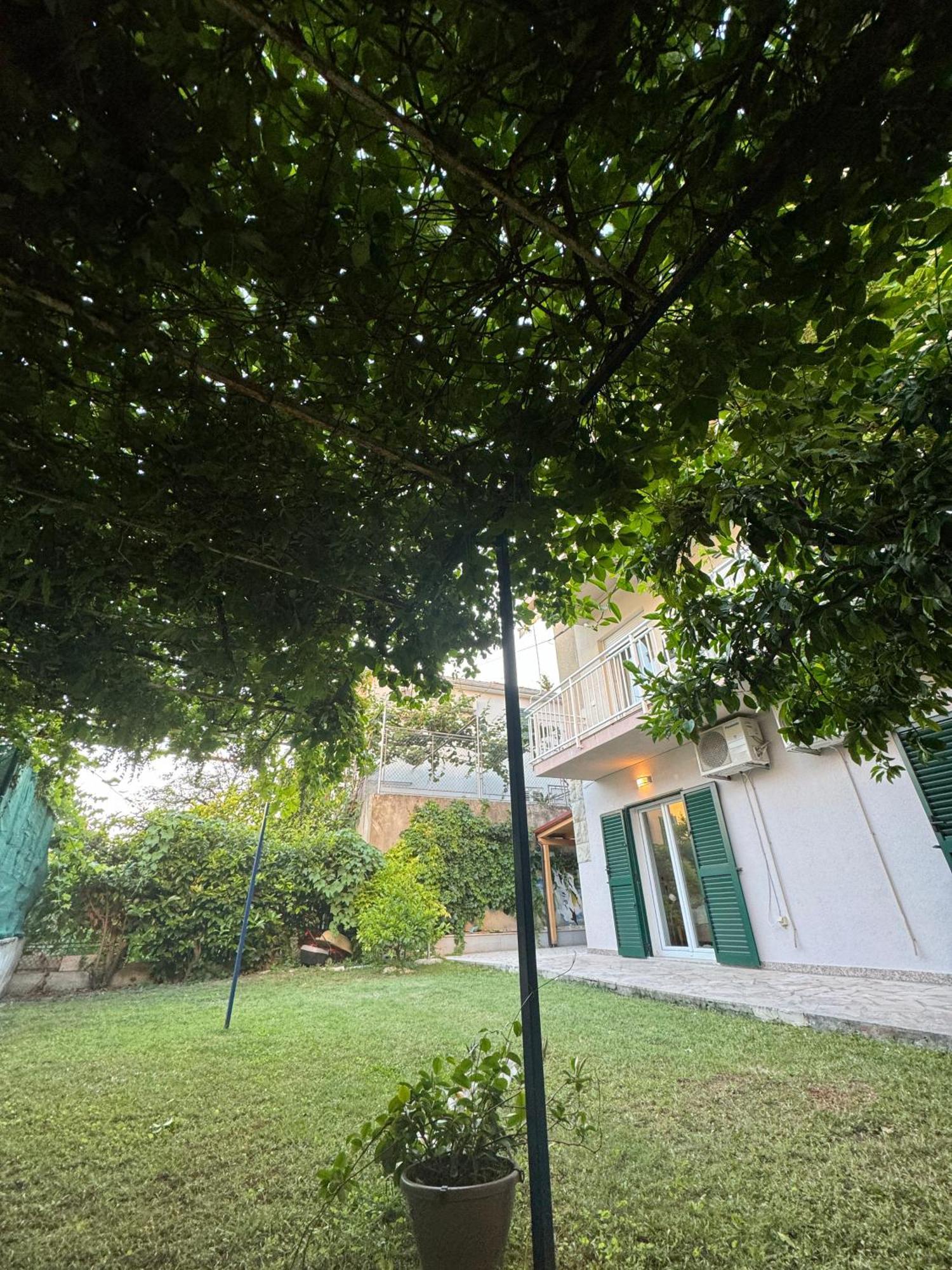 Valentinas Garden Apartment Split Exterior photo